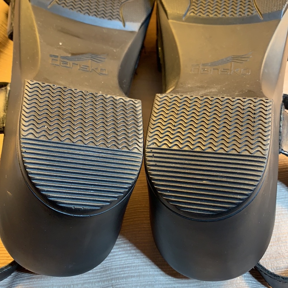 NWOT Leather sandals, adjustable never worn, comfy 3 - Picture 10 of 16